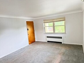 7134 Delaware Ave in Deer Park, OH - Building Photo - Building Photo