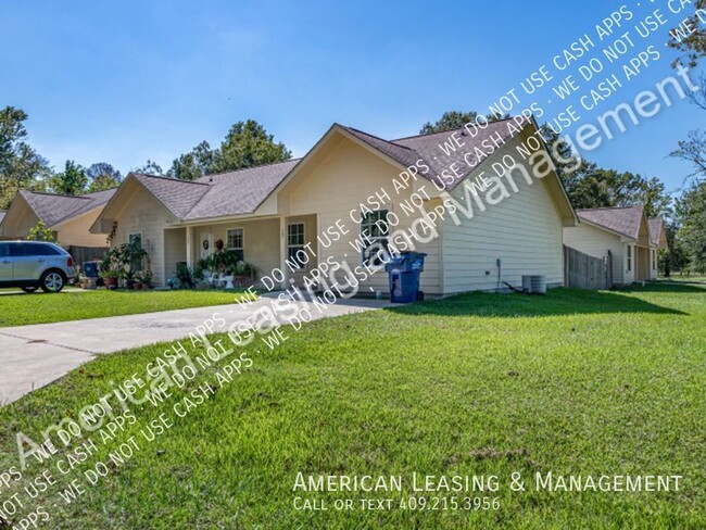307 W Franklin St in Huntington, TX - Building Photo - Building Photo