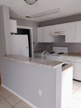 1652 Cedar Lake Dr in Baton Rouge, LA - Foto de edificio - Building Photo