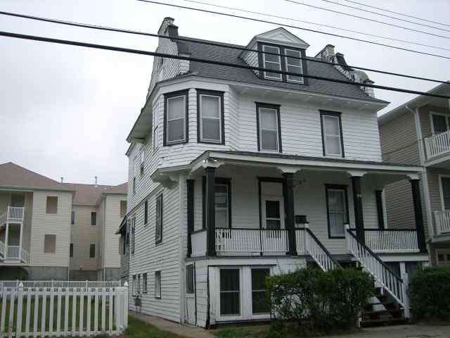 216 E Maple Ave in Wildwood, NJ - Building Photo