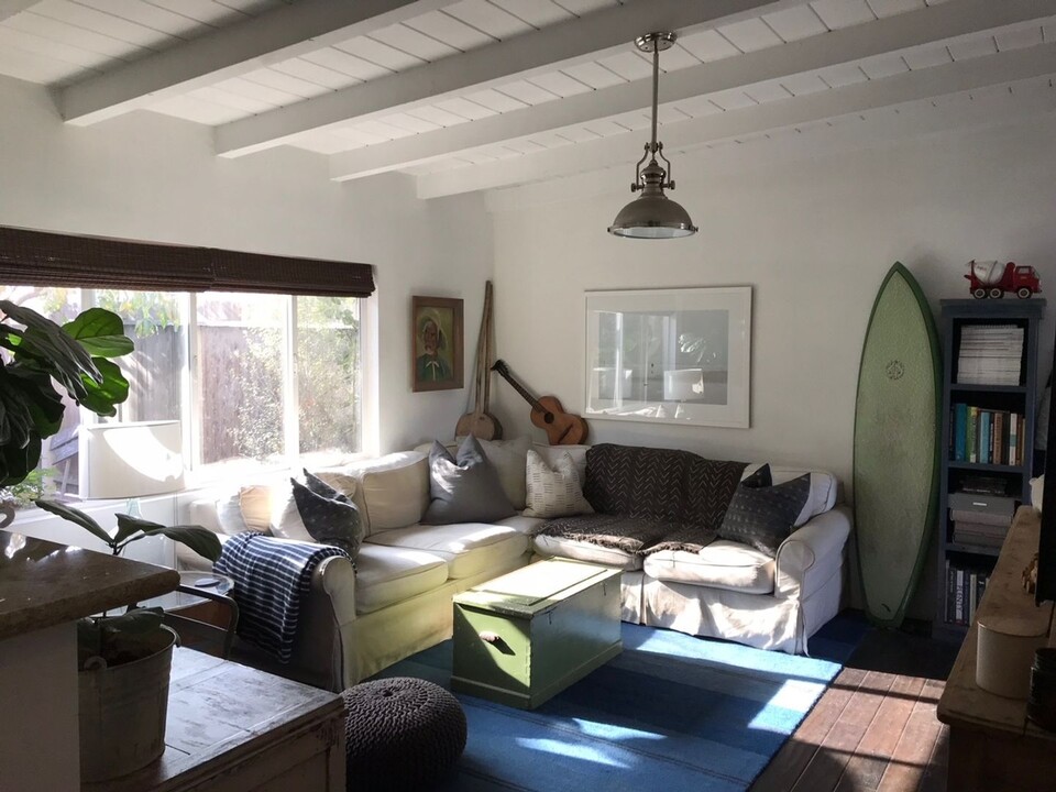 119 23rd St, Unit A in Costa Mesa, CA - Building Photo