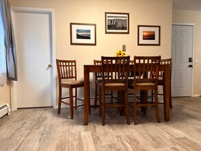 1720 Beaver Pl, Unit #1 in Anchorage, AK - Building Photo - Building Photo