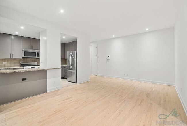 270 Park Ave S in New York, NY - Building Photo - Building Photo