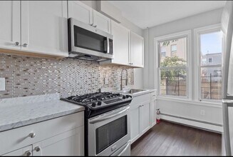 35 McAdoo Ave in Jersey City, NJ - Building Photo - Building Photo