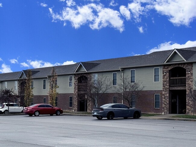 Richmond Green Apartments in Richmond, KY - Foto de edificio - Building Photo