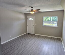 341 Parkwood Dr in Orange Park, FL - Building Photo - Building Photo