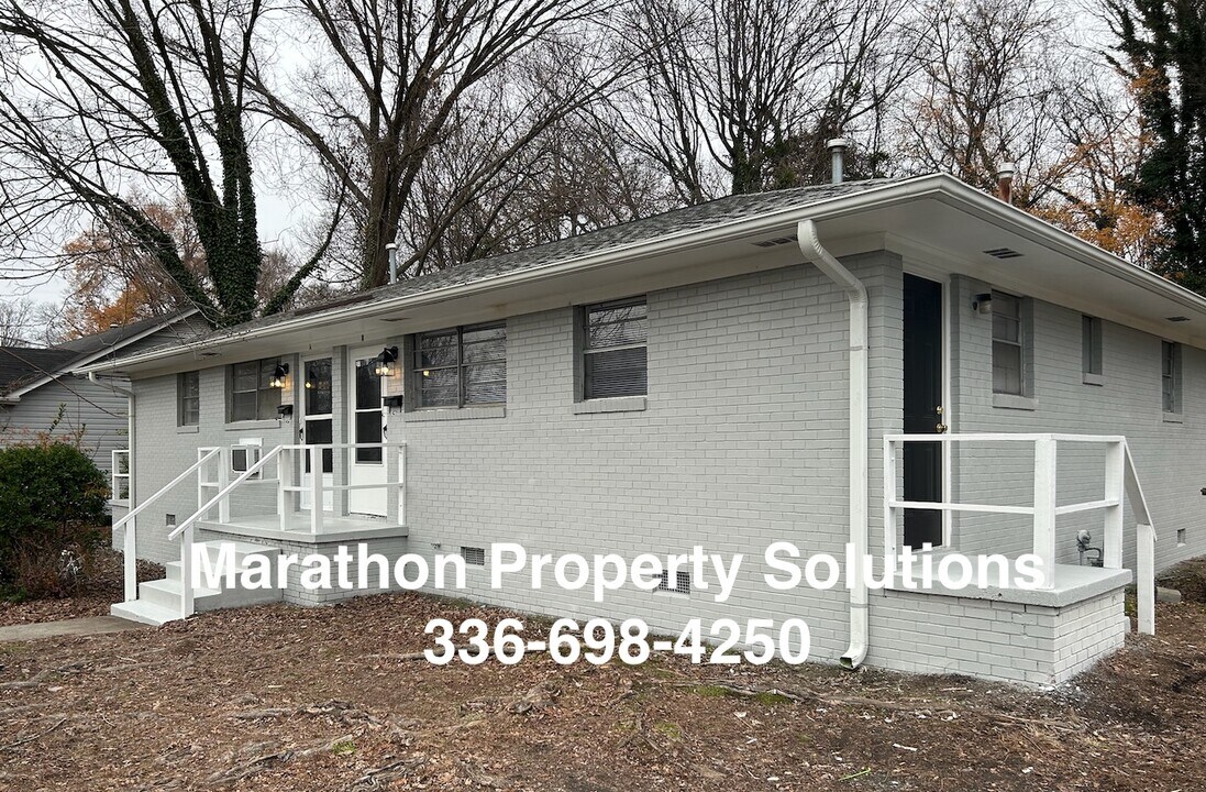855 Bellevue St, Unit 855-A in Greensboro, NC - Foto de edificio