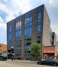 2247 W Lawrence Ave in Chicago, IL - Building Photo - Building Photo