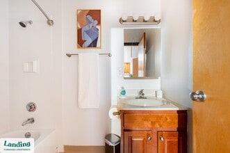 45 Willow St, Unit 424 in Springfield, MA - Building Photo - Building Photo