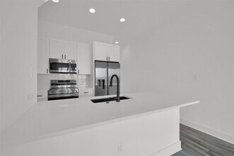 21200 Portsmouth Cv E in Lago Vista, TX - Building Photo - Building Photo