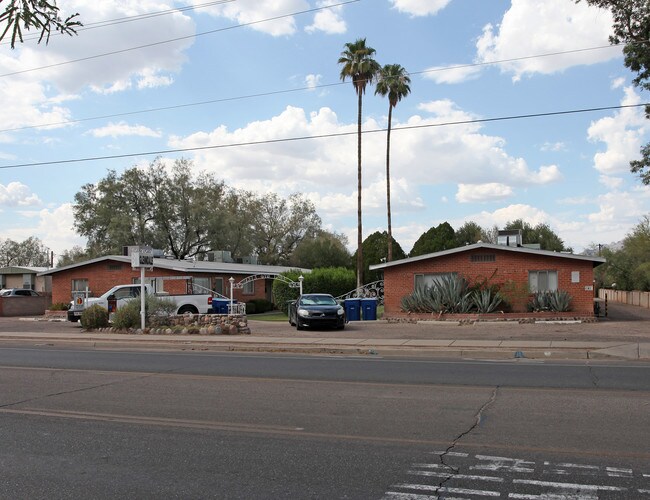 Glendale Apartments in Tucson, AZ - Foto de edificio - Building Photo