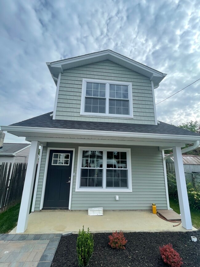 416 ShadyNook St in Keyport, NJ - Building Photo - Building Photo