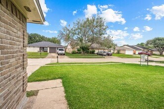 19511 Westhaven Dr in Houston, TX - Foto de edificio - Building Photo