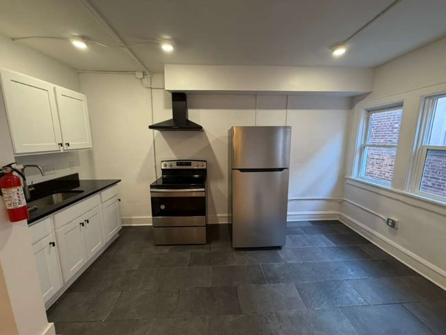 1384 W 83rd St in Cleveland, OH - Building Photo - Building Photo