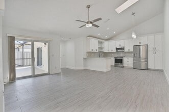 5230 Woodruff Ln in Palm Beach Gardens, FL - Building Photo - Building Photo