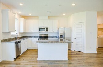 2206 Hall of Fame Ct in Bryan, TX - Building Photo - Building Photo