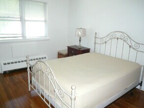 3250 34th St, Unit 3 rd floor in Astoria, NY - Foto de edificio - Building Photo