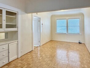 5913 Vallejo St in Emeryville, CA - Building Photo - Building Photo