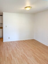 950 Center St, Unit #2 in Lake Geneva, WI - Foto de edificio - Building Photo