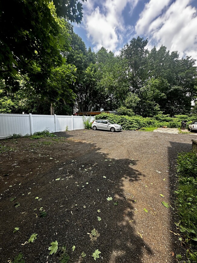 77 Hazel St in New Haven, CT - Building Photo - Building Photo