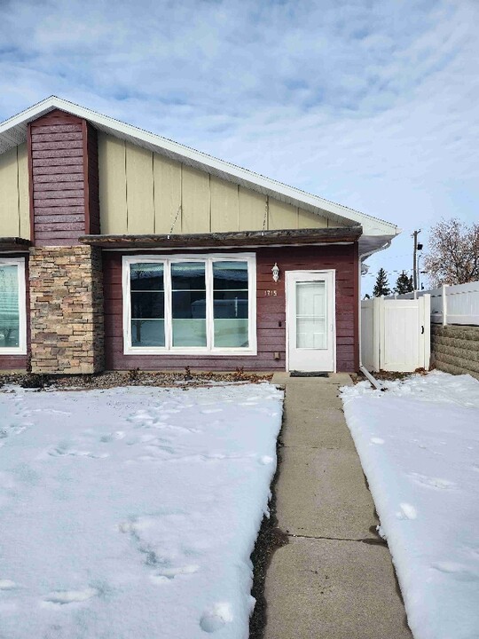 1715 21st Ave S in Great Falls, MT - Building Photo