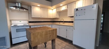 16685 Shrine Dr in Yarnell, AZ - Building Photo - Building Photo