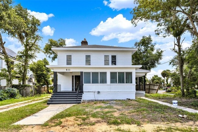 611 S Grove St in Eustis, FL - Building Photo - Building Photo