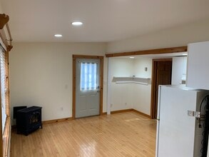 37 Court St, Unit Apt. C in Exeter, NH - Foto de edificio - Building Photo