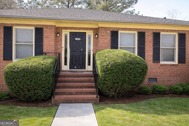 property at 1905 Karen Cir