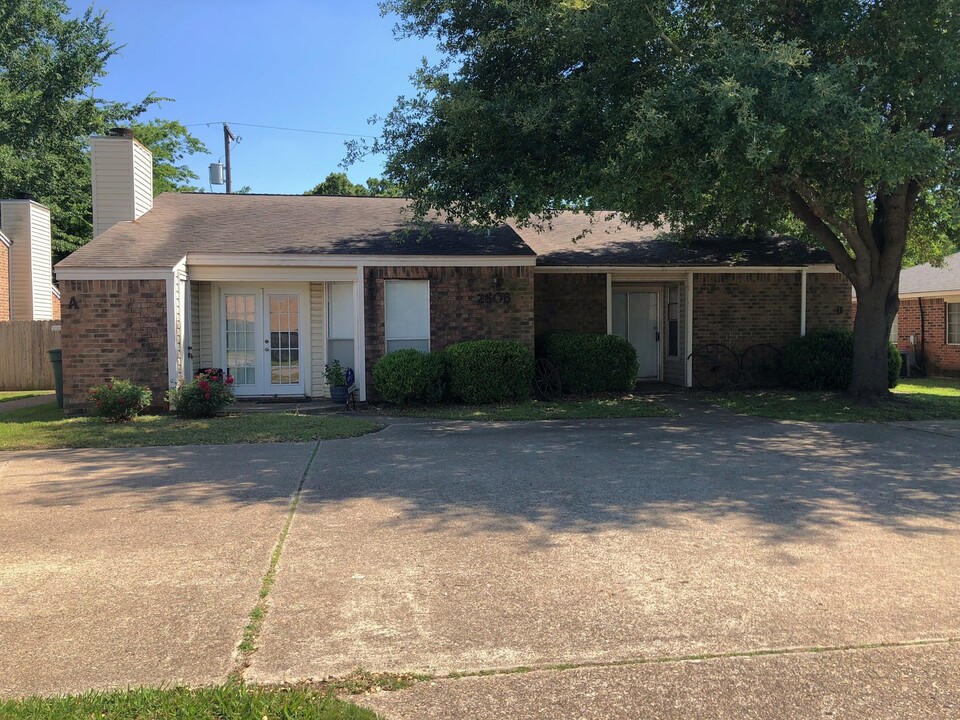2606 Pecan Ridge Dr in Bryan, TX - Foto de edificio