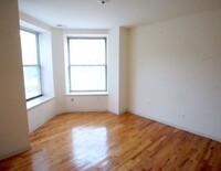 1311 W Leland Ave, Unit 1 in Chicago, IL - Building Photo - Building Photo