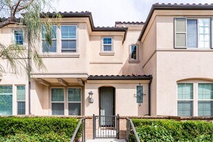 62 Savannah in Lake Forest, CA - Building Photo