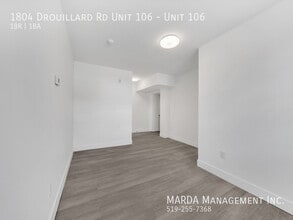 1804 Drouillard Rd in Windsor, ON - Building Photo - Building Photo