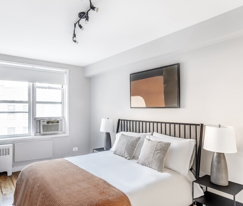340 E 58th St in New York, NY - Building Photo