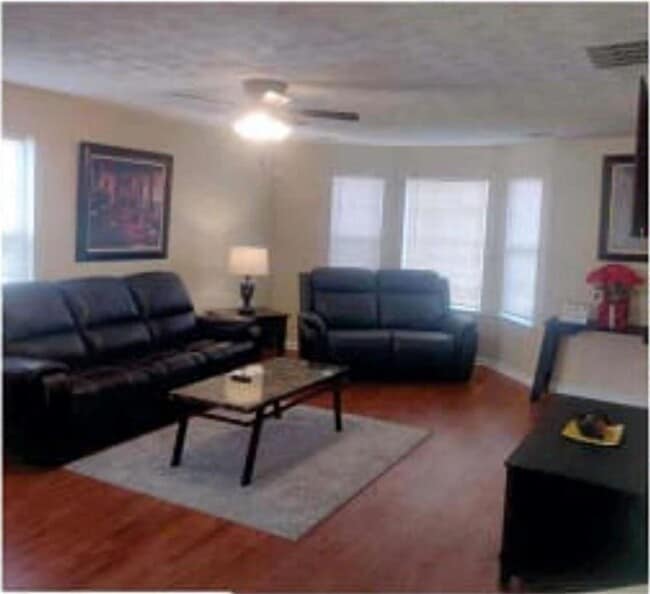 906 Terance Ave in Jonesboro, GA - Building Photo - Building Photo