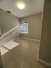 105 NW 123rd Ave in Miami, FL - Foto de edificio - Building Photo