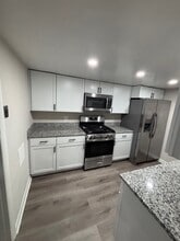 311 N Bryan St, Unit Ground floor in Arlington, VA - Foto de edificio - Building Photo