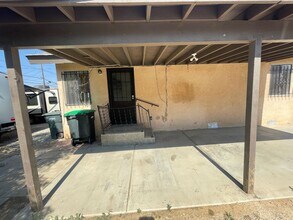 342 W 3rd St in Perris, CA - Building Photo - Building Photo