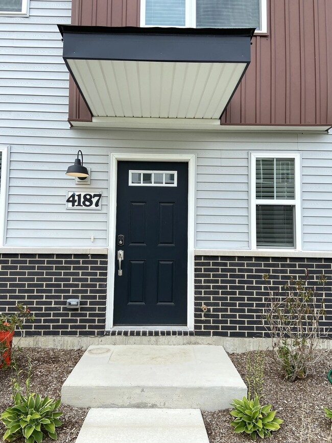 4187 Calder Ln in Aurora, IL - Building Photo - Building Photo