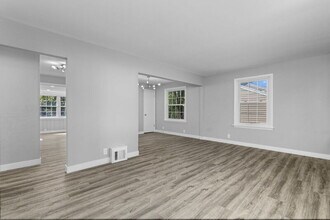 1122 Roxton Dr in St. Louis, MO - Building Photo - Building Photo