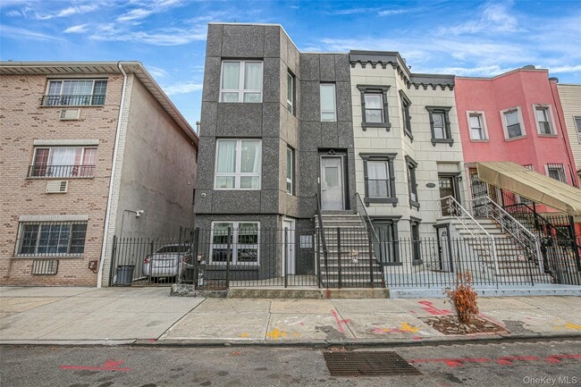 1312 Putnam Ave