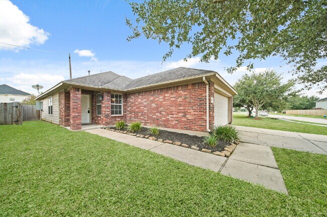 1918 Nichole Woods Dr in Houston, TX - Building Photo - Building Photo