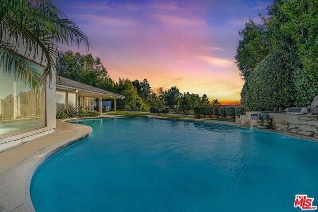 property at 2177 Summitridge Dr