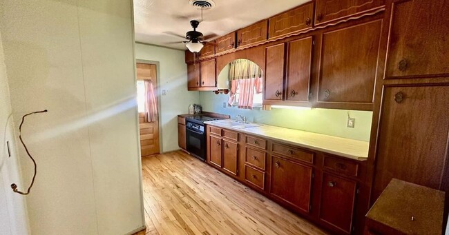 1903 60th St in Lubbock, TX - Building Photo - Building Photo