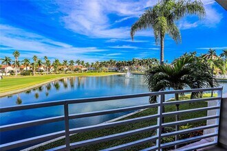 6050 Bahia Del Mar Cir in St. Petersburg, FL - Building Photo - Building Photo