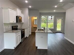 385 Collins Industrial Way in Lawrenceville, GA - Building Photo - Building Photo