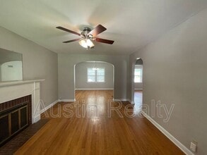 1135 Brightling Dr in Olivette, MO - Building Photo - Building Photo