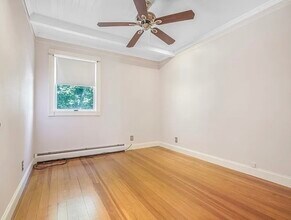 475 Tecumseh St, Unit Unit 1 in Fall River, MA - Building Photo - Building Photo