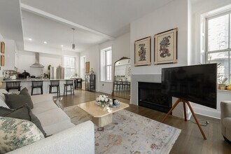 55 W Broadway, Unit 3 in Boston, MA - Building Photo - Building Photo