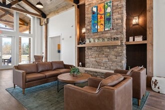 Savannah at Waterford Village in Grand Rapids, MI - Foto de edificio - Building Photo